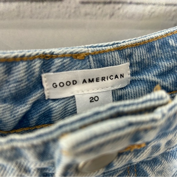 Good American Good 90s Extreme Rip High Waist Bermuda Shorts size 20 - Picture 4 of 6